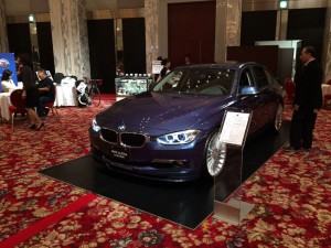 ALPINA D3です。カッコイイですが内装はウチの320dと同じでした。ちなみに20インチ履いてます