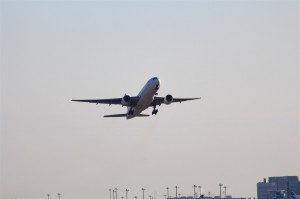 JAL Boeing 777-289 F/5.6 1/1000 ISO-100 250mm