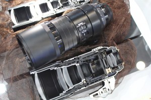 昨日発売された300mm F4.0レンズのカットモデル