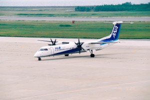 新潟空港。ボンバルディア DHC-8