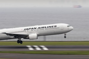 日本航空 B767 f/20 1/80Sec ISO-100 244mm
