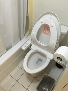 トイレにはウォシュレットが付いてました。ありがたい