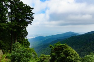 下山途中でようやく少し景色が見えました