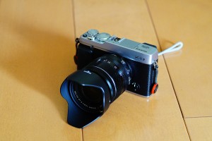 富士フイルムX-E2。クラシカルなデザインでGood