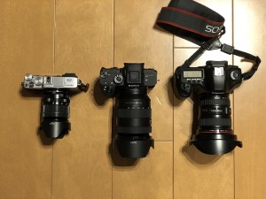 並べてみるとα7RIIIはさほど小さくないな